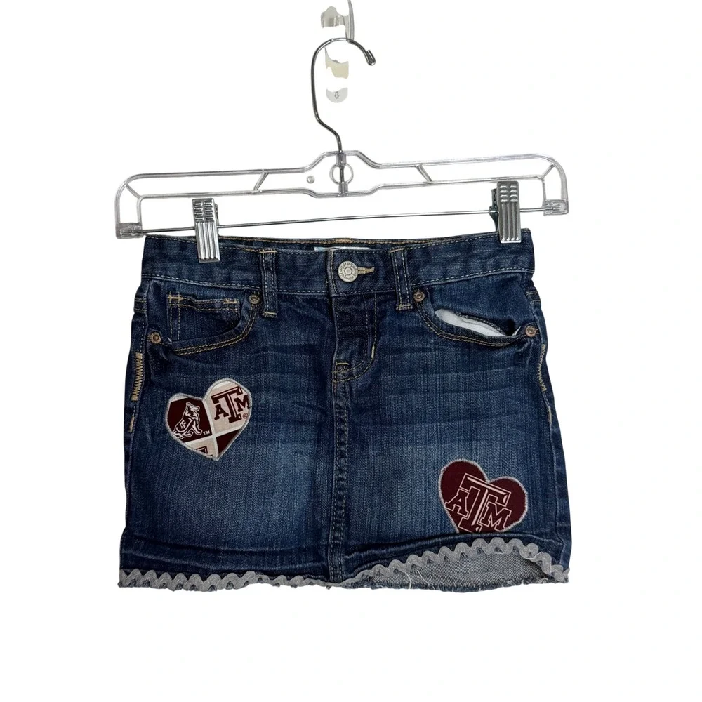 Old Navy Girls Texas A&M Aggies Denim Mini Skirt Dark Wash Size 7 Heart Patches